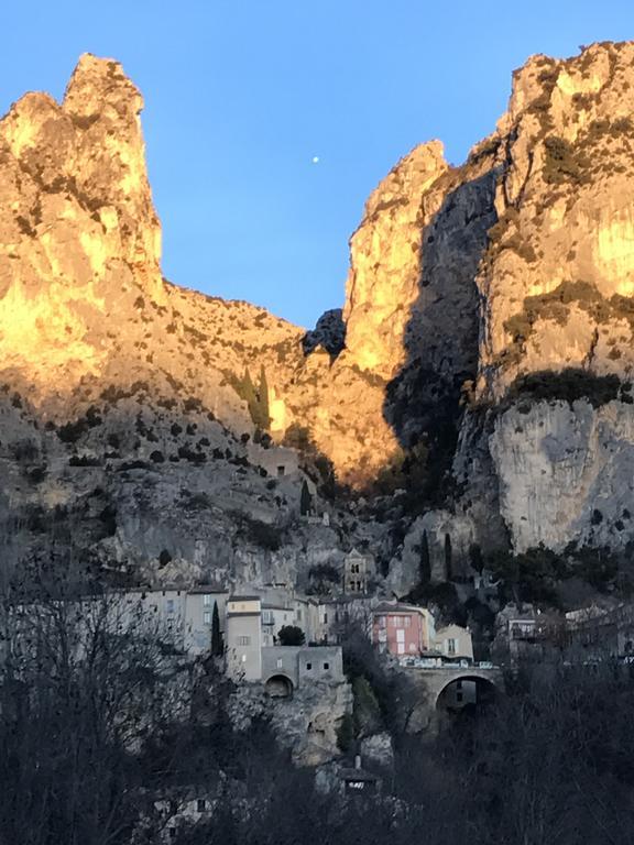 Отель Domaine D'Angouire Мустье-Сент-Мари Экстерьер фото